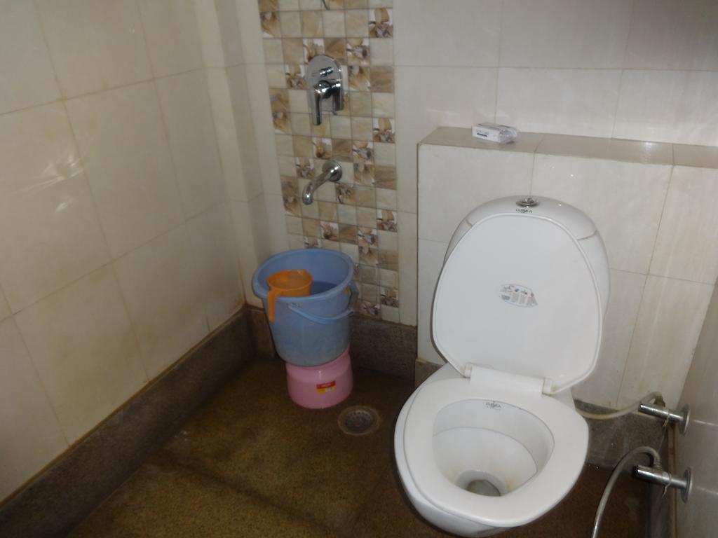 Hotel Chander Palace New Delhi Room photo