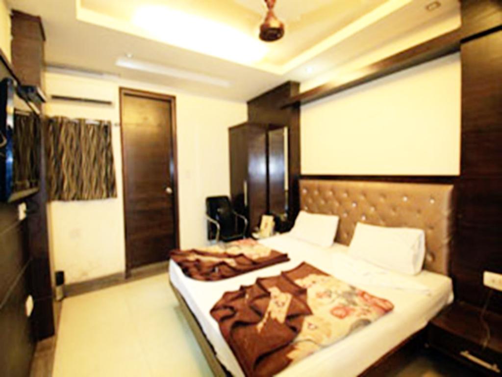 Hotel Chander Palace New Delhi Exterior photo